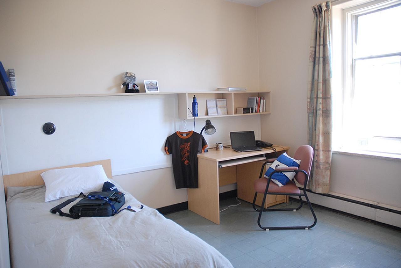 Single Room with Shared Bathroom